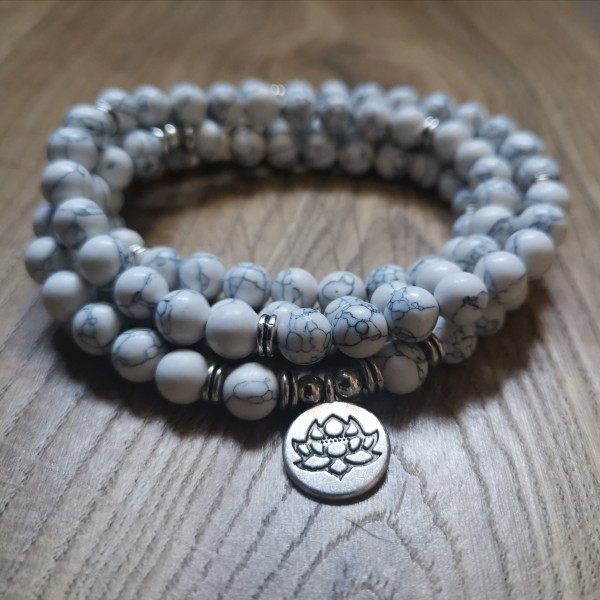 Bracelet mala lotus en pierre d'Howlite