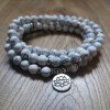 Bracelet mala lotus en pierre d'Howlite